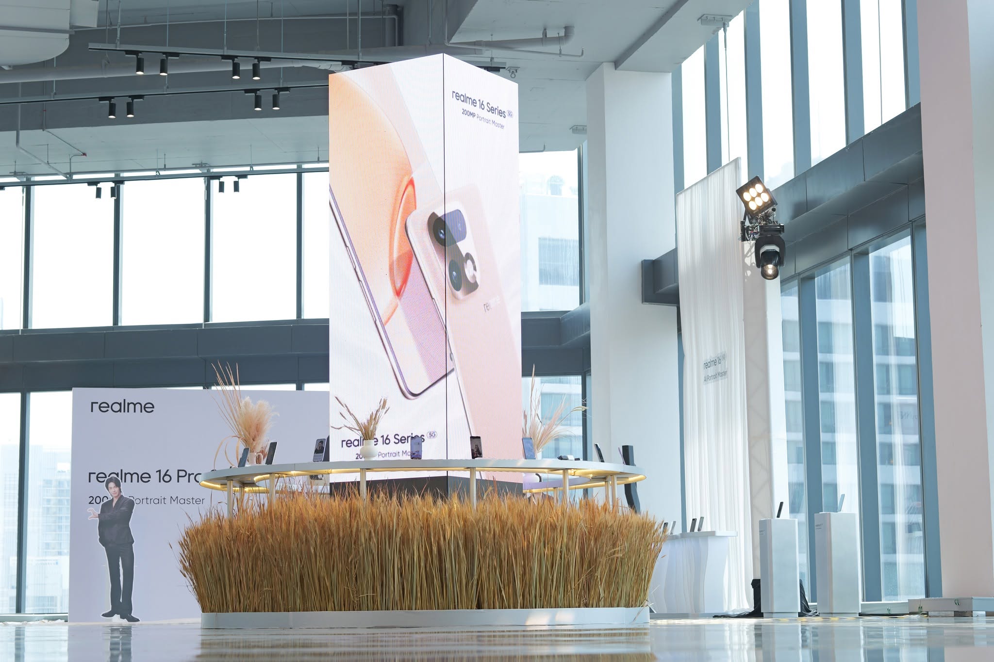 realme 16 Series 5G brand experience LED display setup